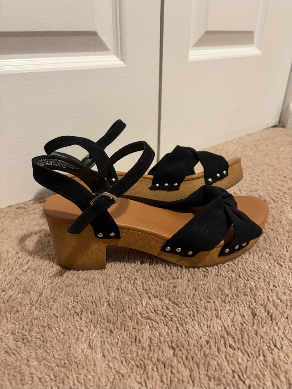 Universal Thread Black Knotted Suede Wedge Sandals